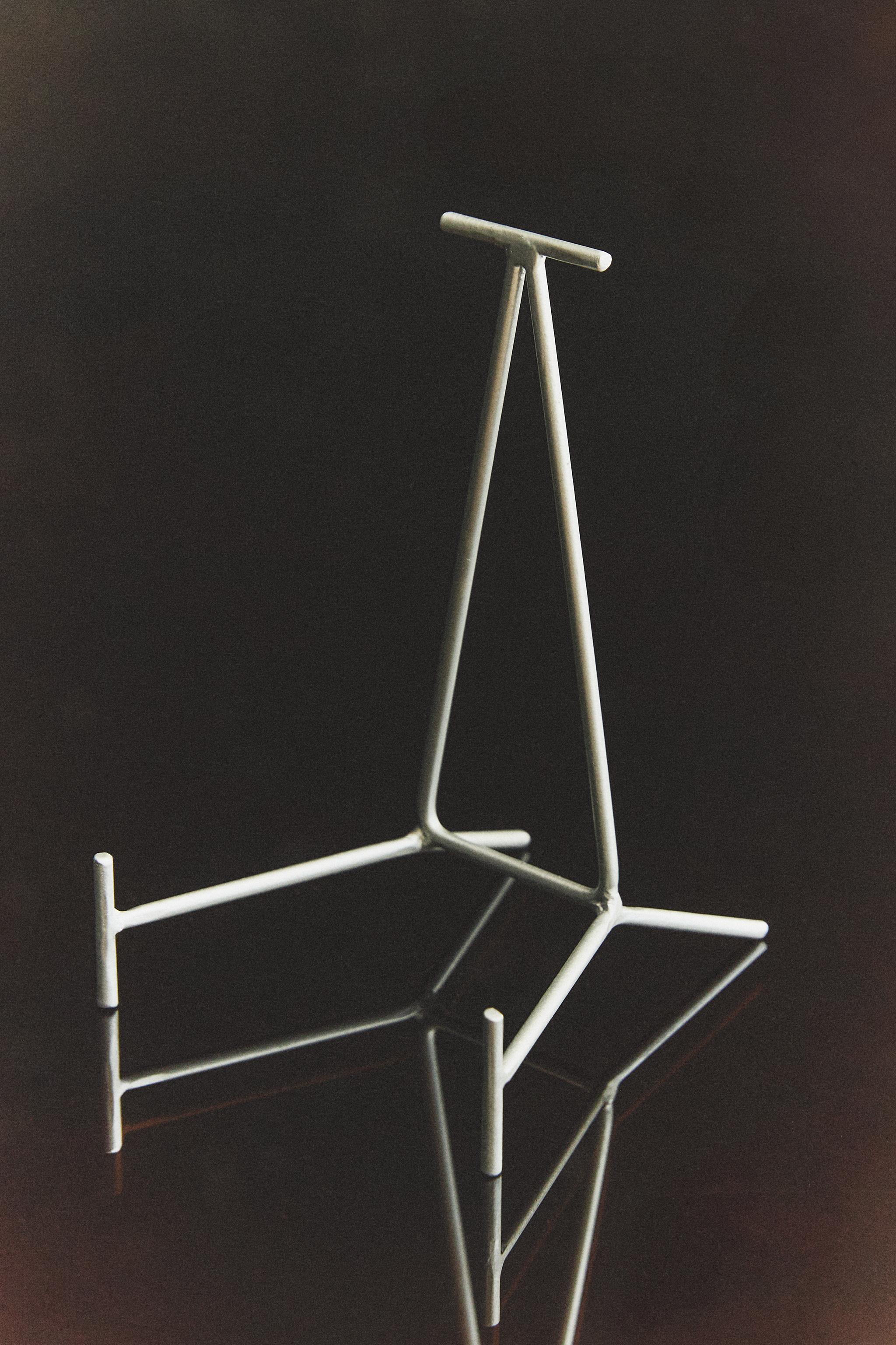 POLISHED METAL STAND